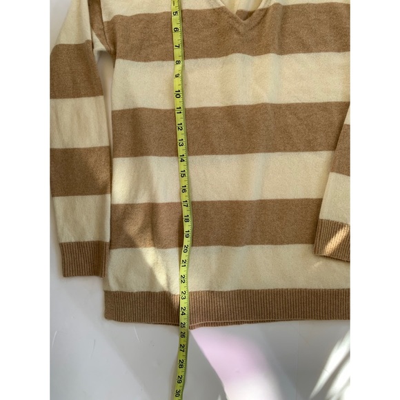 Vineyard Vines 100% Cashmere Striped V-Neck Pullover Sweater Size Small - Picture 5 of 8